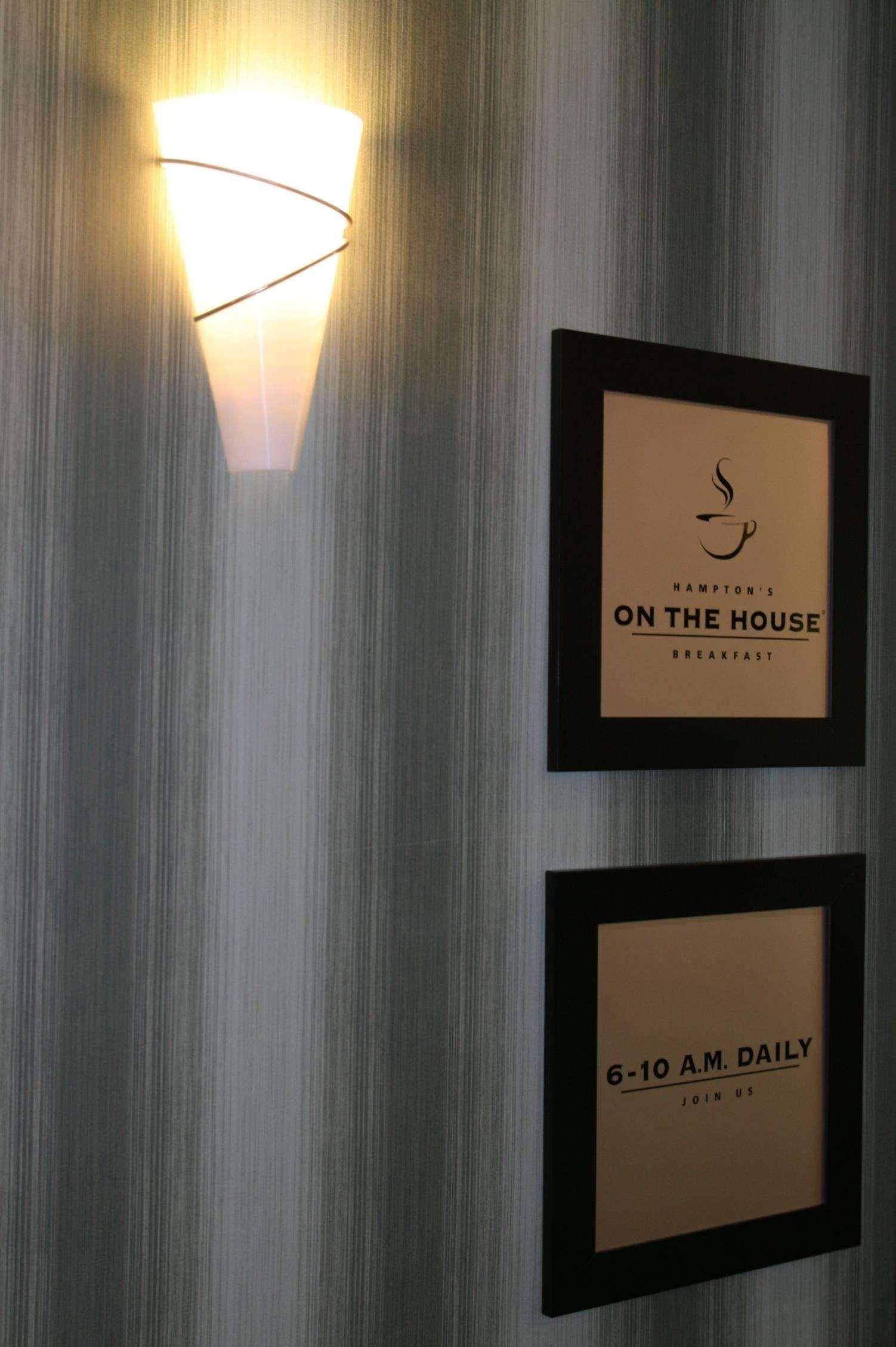 Hampton Inn Brentwood Buitenkant foto