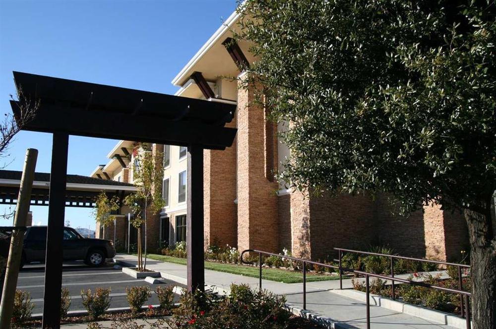 Hampton Inn Brentwood Buitenkant foto