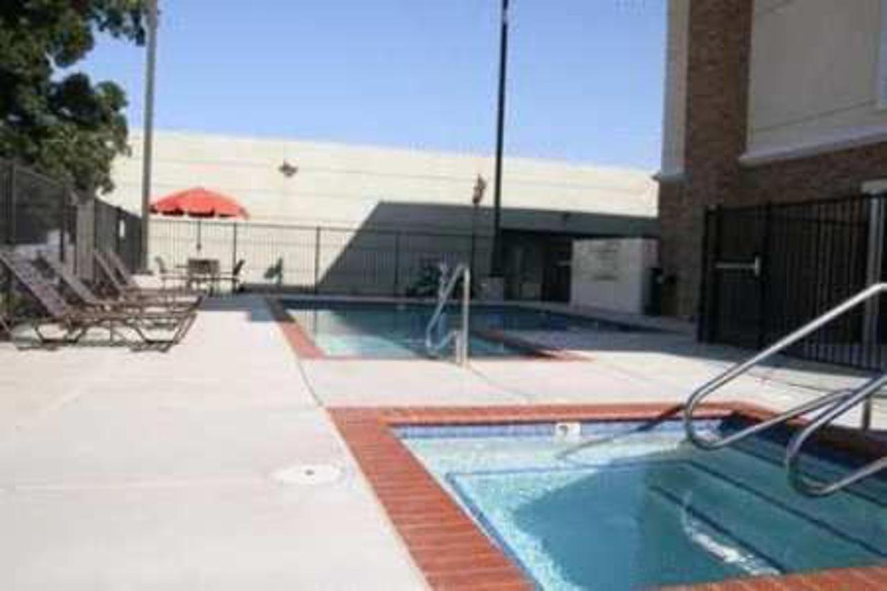 Hampton Inn Brentwood Buitenkant foto