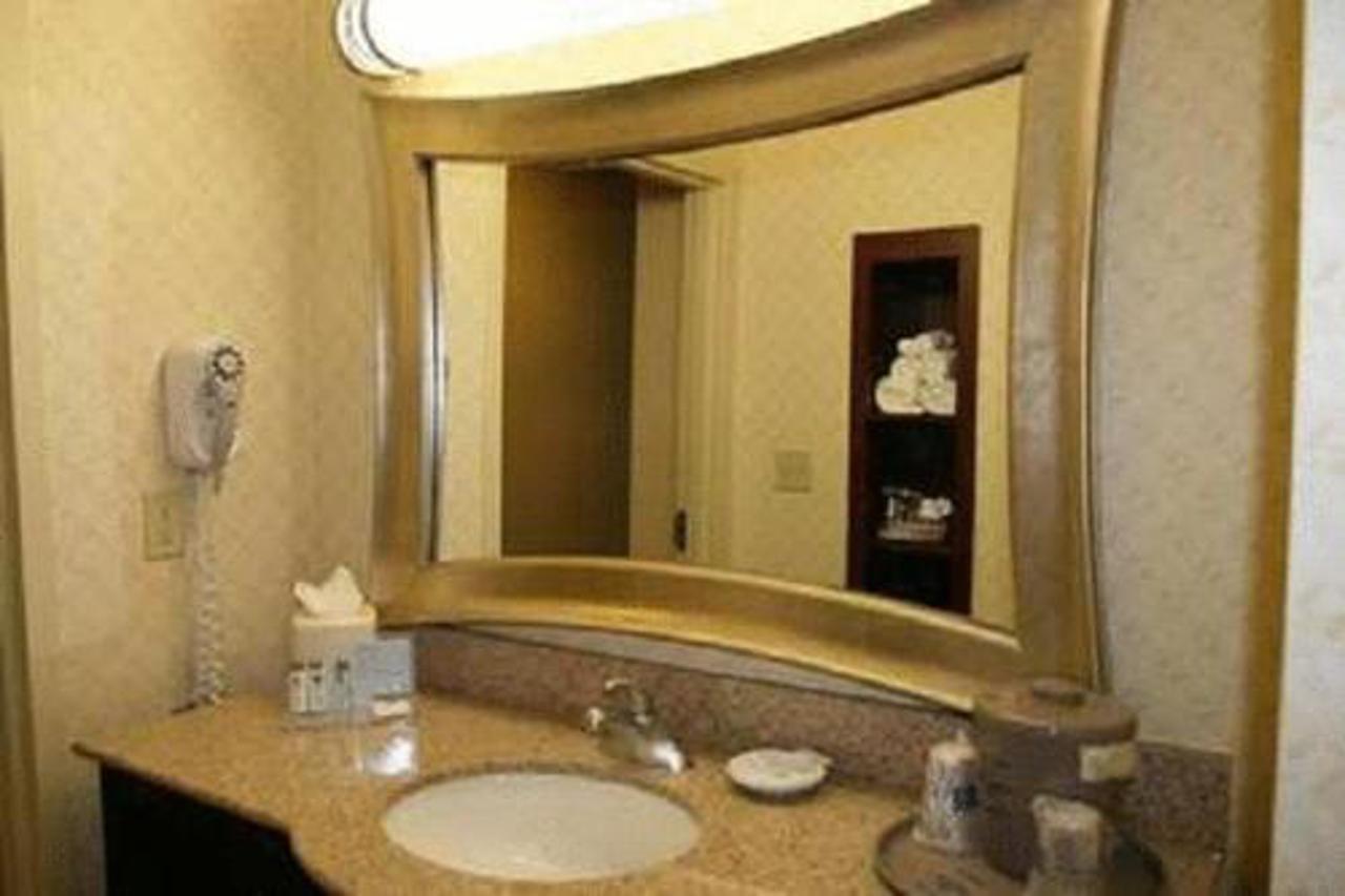 Hampton Inn Brentwood Buitenkant foto