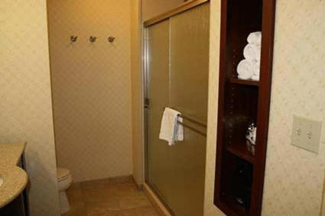 Hampton Inn Brentwood Buitenkant foto