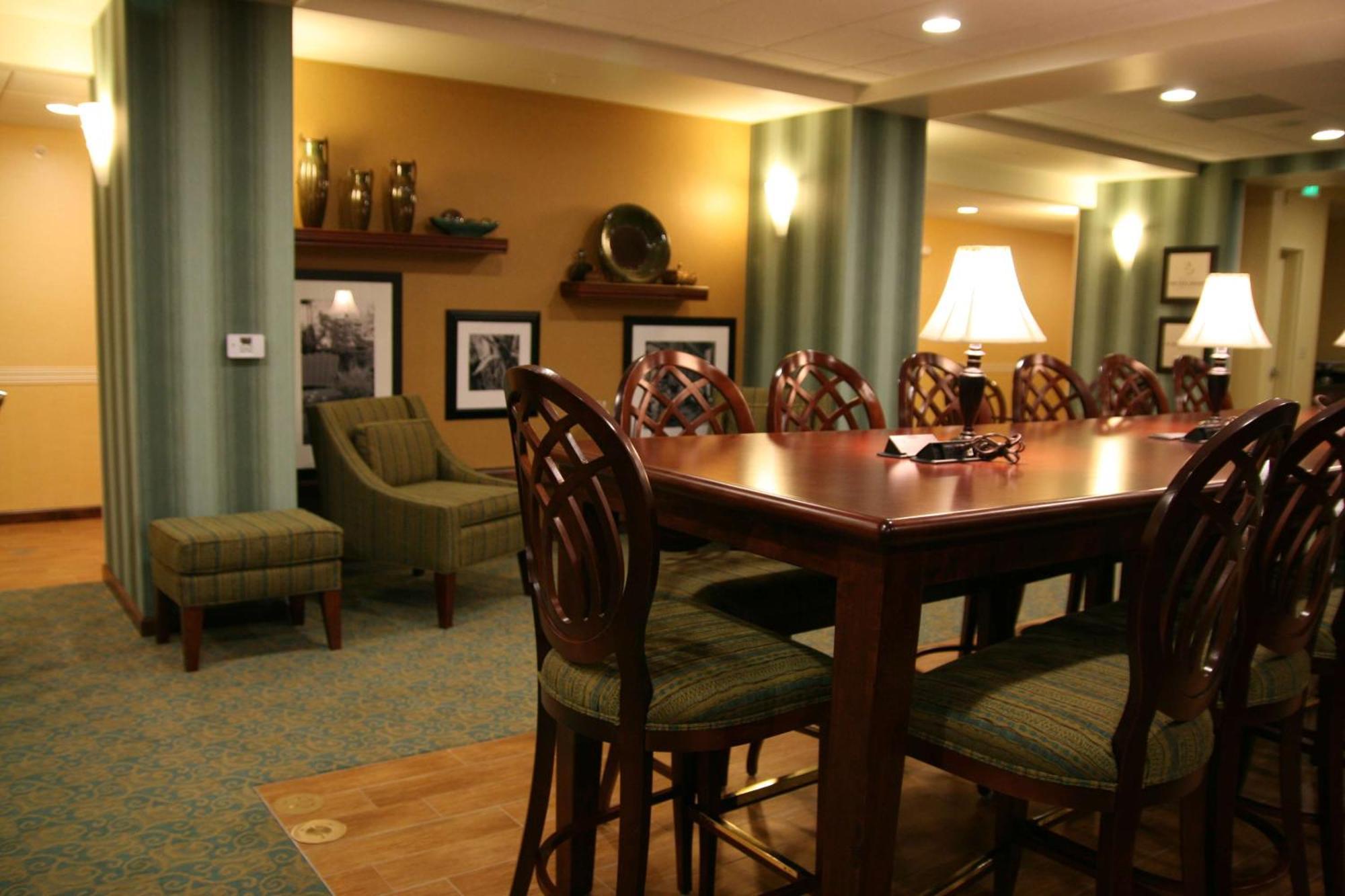 Hampton Inn Brentwood Buitenkant foto