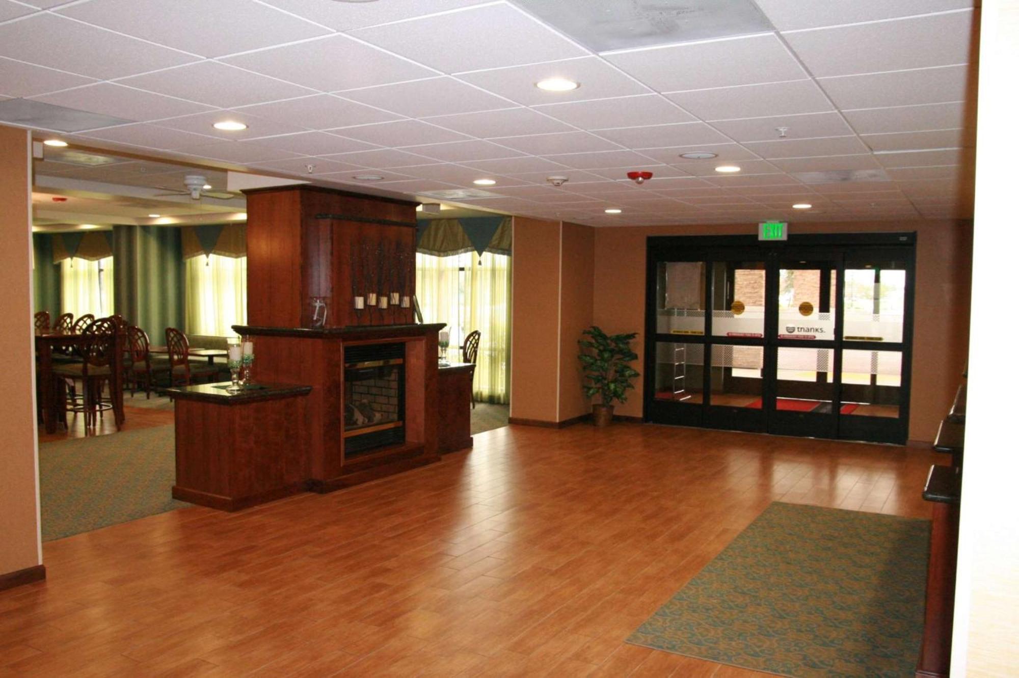 Hampton Inn Brentwood Buitenkant foto