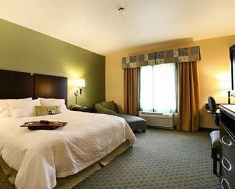 Hampton Inn Brentwood Buitenkant foto